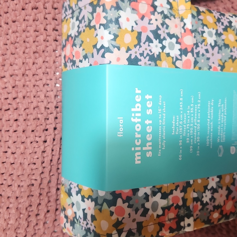 PILLOWFORT floral Sheet Set - Picture 9 of 11